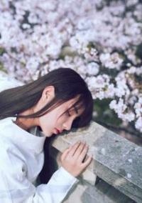 转眼的一瞬间你出现在我身旁